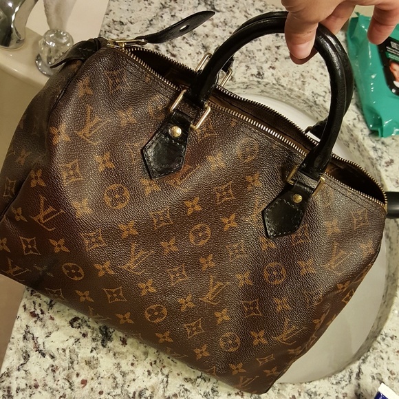 Louis Vuitton Handbags - Flash sale... Authentic Louis Vuitton speedy 30